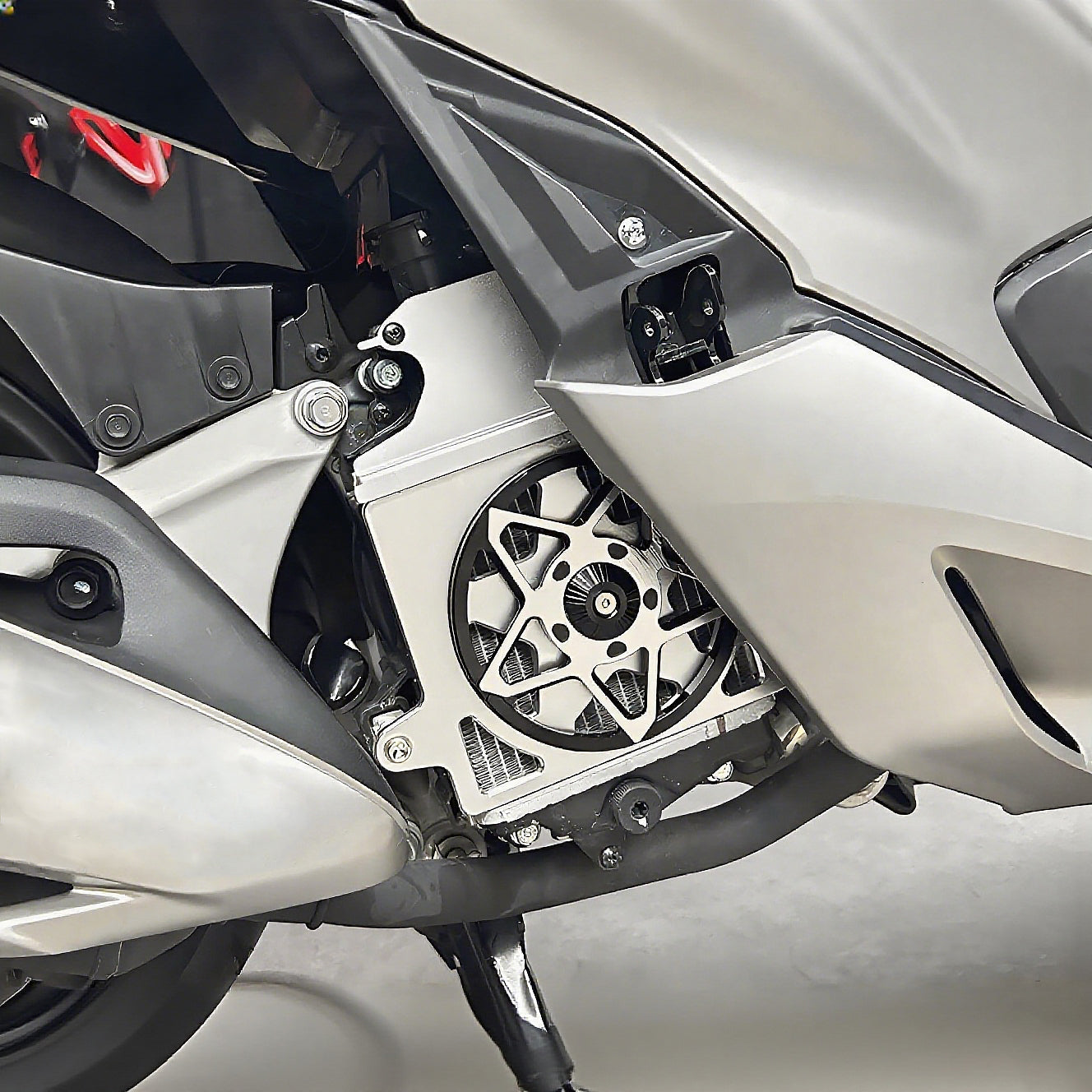 Motorcycle Water Tank Cap with Pentagonal Fan –Suitable for Honda Vario/PCX/ADV150 Models