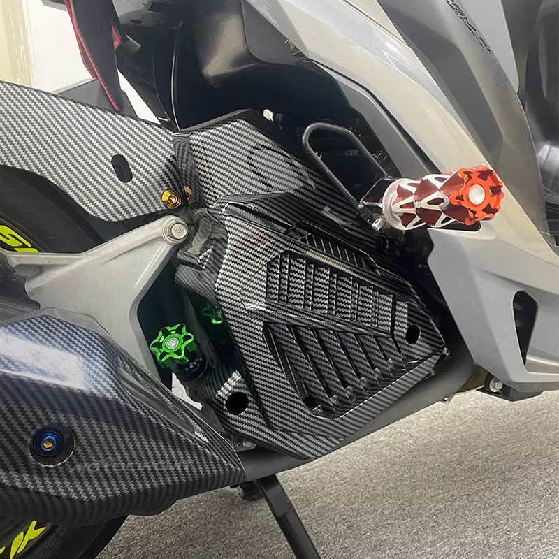 Honda Click 150 Motorcycle with Carbon Fiber Water Tank Cover Installed
